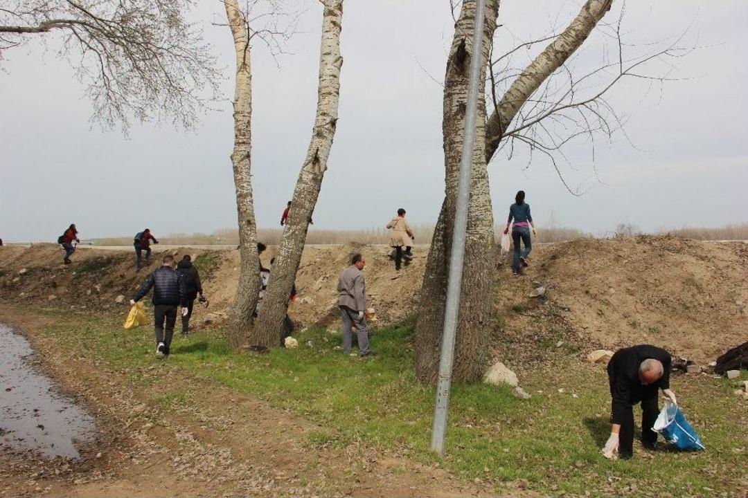 (&ouml;zel) &Ccedil;evre G&ouml;n&uuml;ll&uuml;leri Plastiğe &lsquo;hayır&rsquo; Dedi