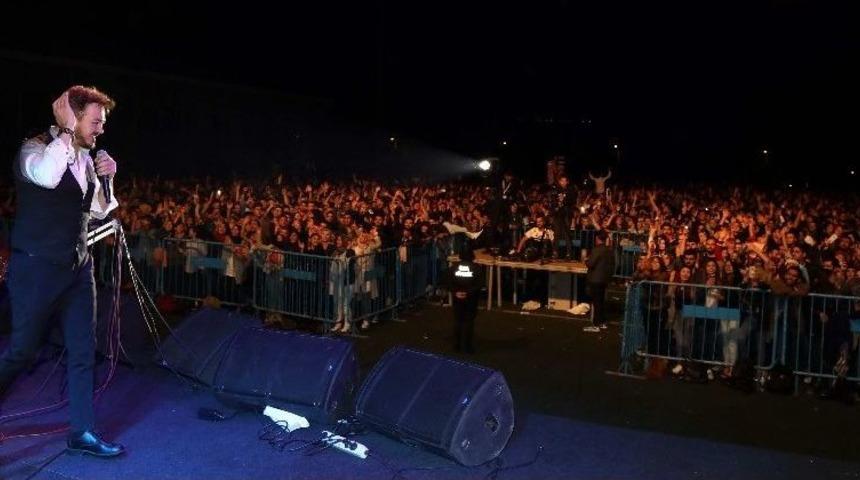 Ga&uuml;n&rsquo;de Orhan &Ouml;lmez Konseri