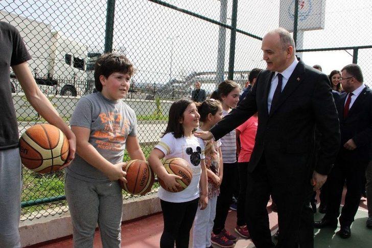 Bakan Özlü, Düzce’de Spor Tesislerinin Açılışını Yaptı G1