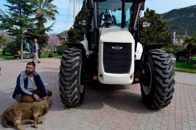 Hibe Edilen İş Makinesi Hizmete Girdi