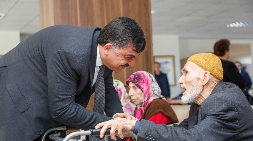 Fadıloğlu, Afrin İçin Yaşlılardan Dua İstedi