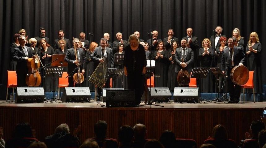 Tsm Korosu Kadınlar İçin Söyledi