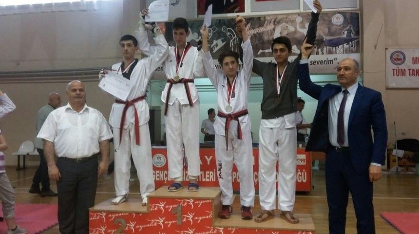 Başarılı Sporcular Balıkesir&rsquo;den Madalyalarla D&ouml;nd&uuml;ler