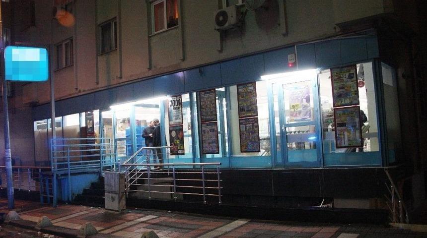 Kağıthane&rsquo;de Bı&ccedil;aklı Market Soygunu