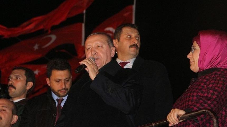 Cumhurbaşkanı Erdoğan, Şehit Eren B&uuml;lb&uuml;l&rsquo;&uuml;n Ailesini Ziyaret Etti