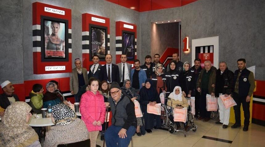 Alo Evlat, Bu Kez Sinemaya Gitti