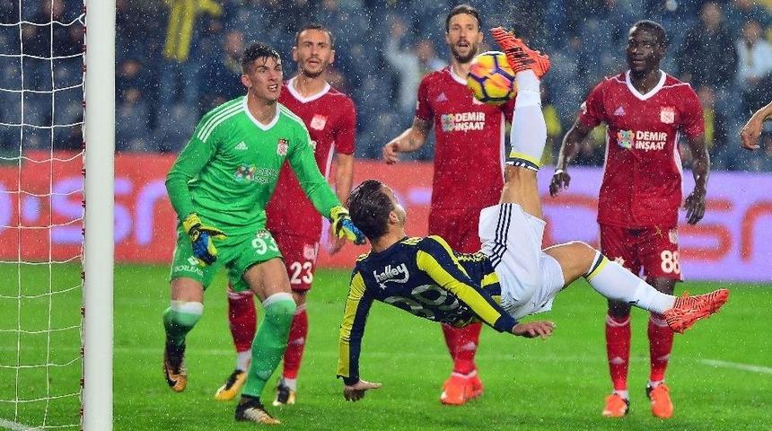 Soldado&rsquo;dan 4 Yıl Sonra Hat-trick