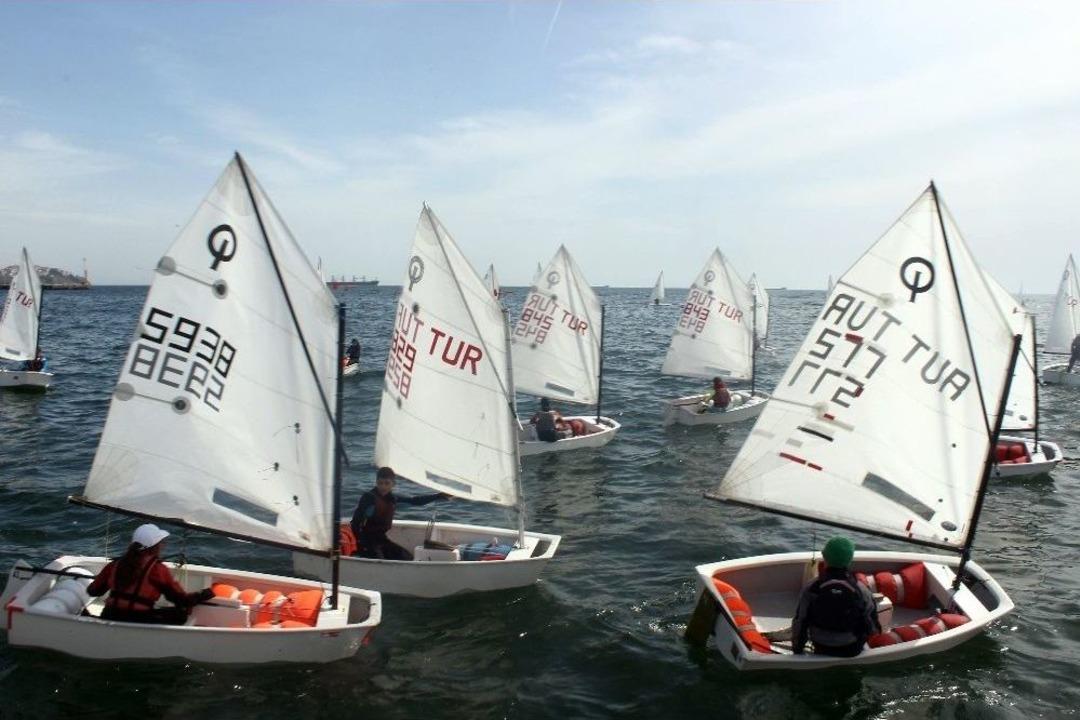 Tekirdağ&rsquo;da Sağlıklı Nesiller Yelken Yarışması D&uuml;zenlendi