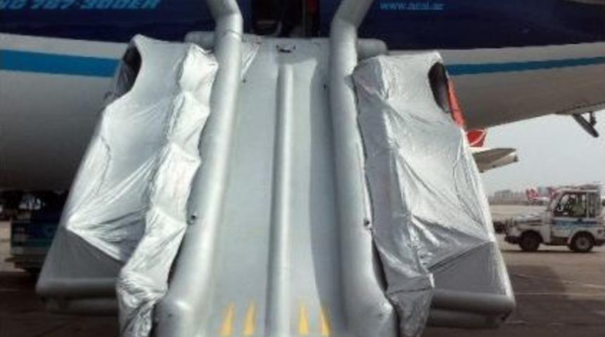 Kabin Memuru Yanlışlıkla Tahliye Botunu Patlattı