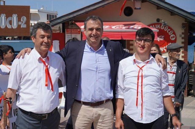 Ayvalık’ta Belediyeden Engellilere Özel Kutlama