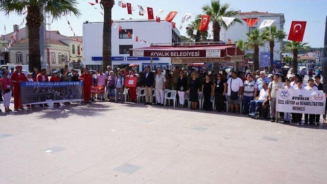 Ayvalık’ta Belediyeden Engellilere Özel Kutlama