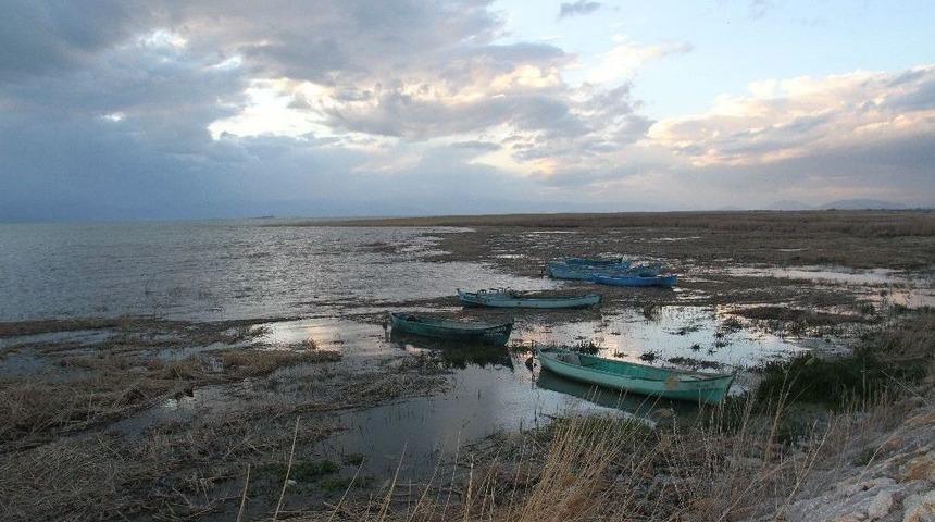 Av Yasağı Başladı, Tekne Sesleri Sustu