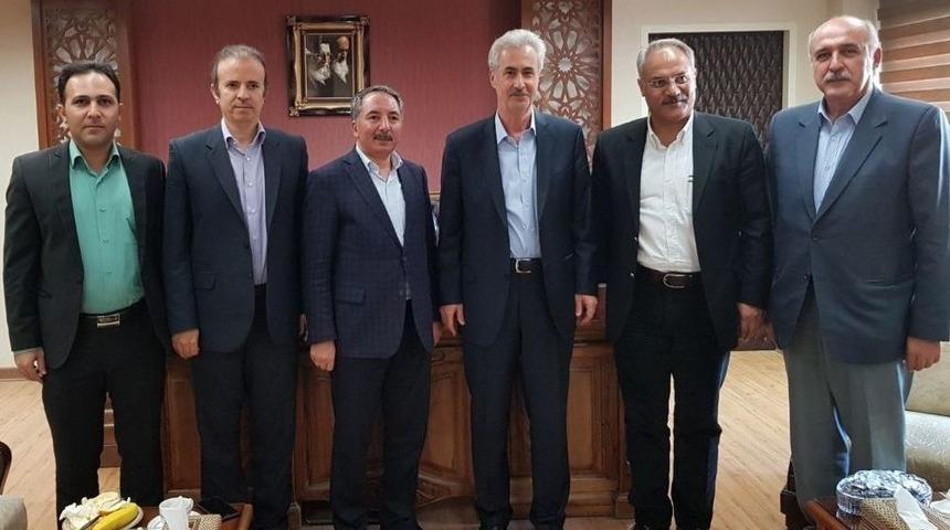 Rekt&ouml;r Karabulut Tebriz &Uuml;niversitesini Ziyaret Etti