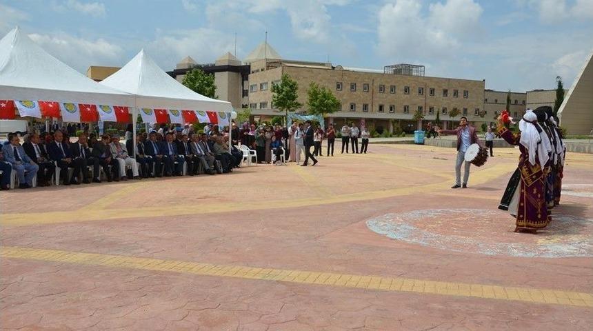 Harran &Uuml;niversitesinde Bahar Şenlikleri Başladı