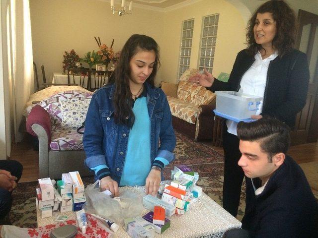 Lise &Ouml;ğrencileri Yaşlı Vatandaşları Telefon Dolandırıcılığına Karşı Uyardı 1