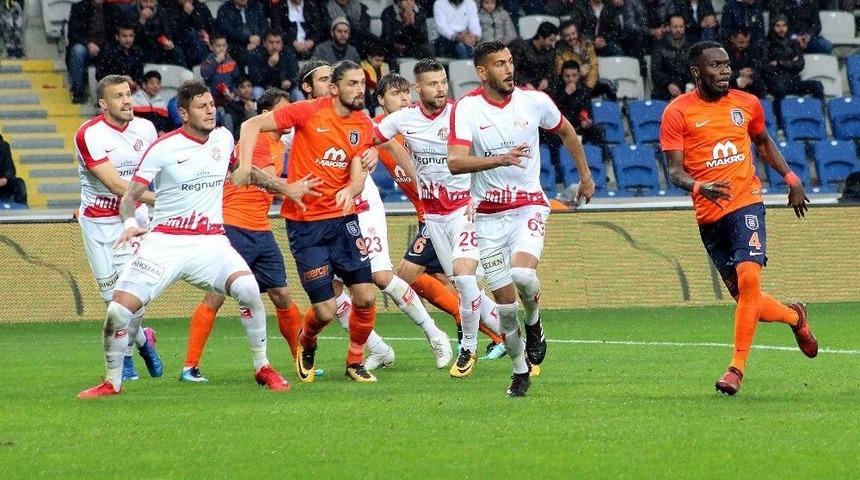 Antalyaspor İle Başakşehir S&uuml;per Lig&rsquo;de 16. Randevuda