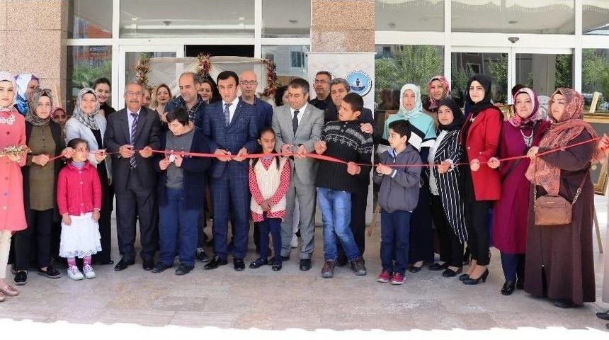 Engelli Annelerinden Sergi