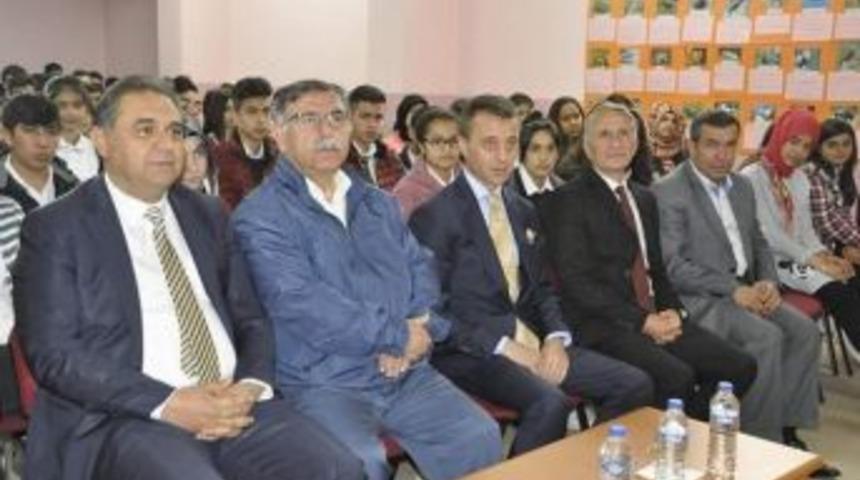 Vali Yılmaz Memleketinde Öğrencilerle Buluştu