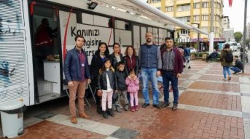 Kan Bağışında Engel Tanımıyor