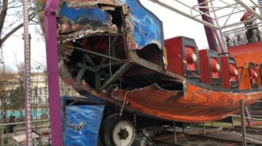 Lunapark&rsquo;ta Gondol Kazası Korkuttu