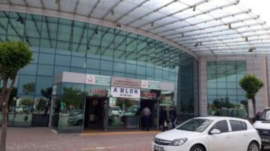 Afyonkarahisar Devlet Hastanesi Yeni Doğan Bebek Ünitesine Personel Kılığında Giren