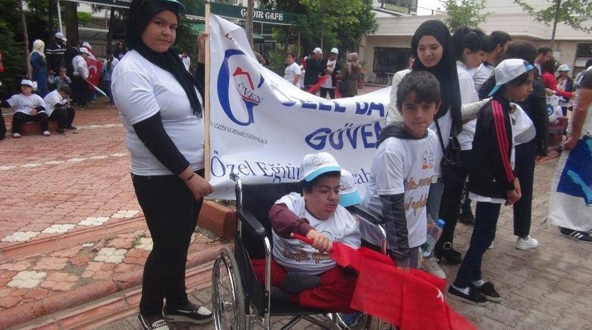 Batman’da Engelliler Davul Zurna Eşliğinde Yürüdü