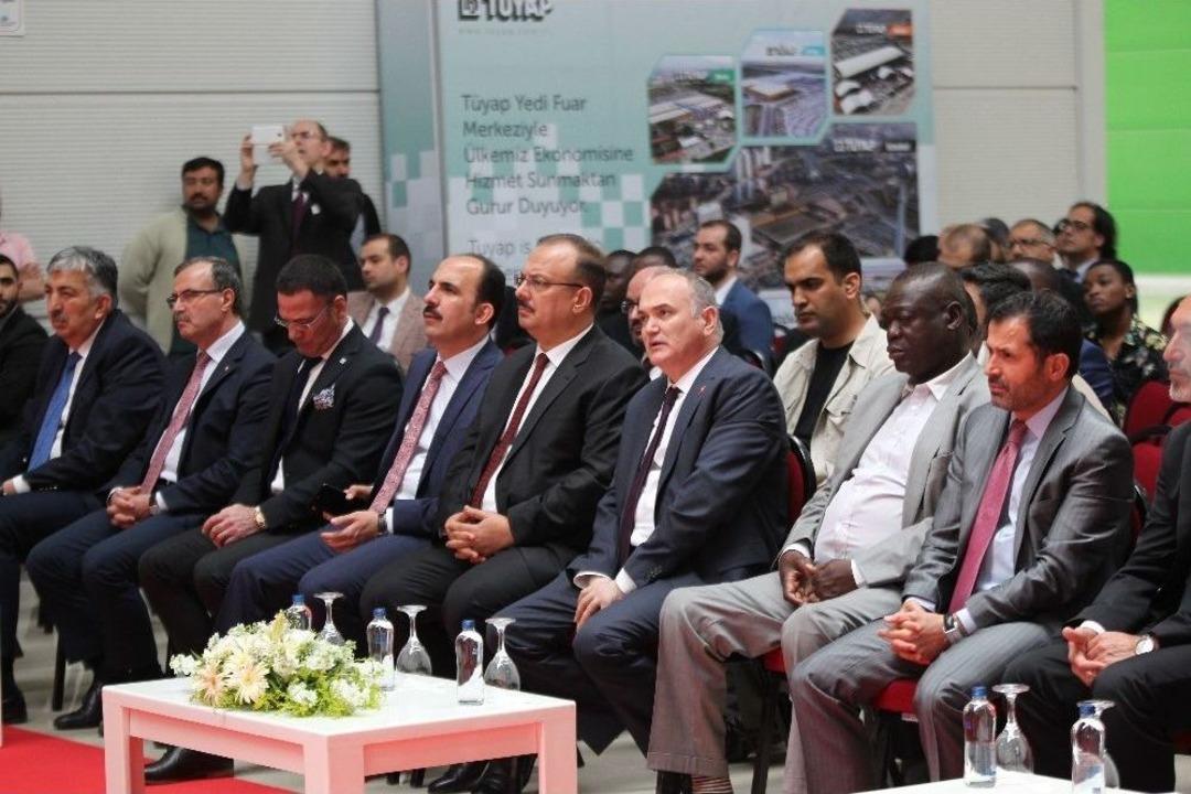 Bakan &Ouml;zl&uuml;: "ge&ccedil;en Yılki İmalat Sanayi Cirosu 150 Milyar Doları İkiye Katlamak İstiyoruz"