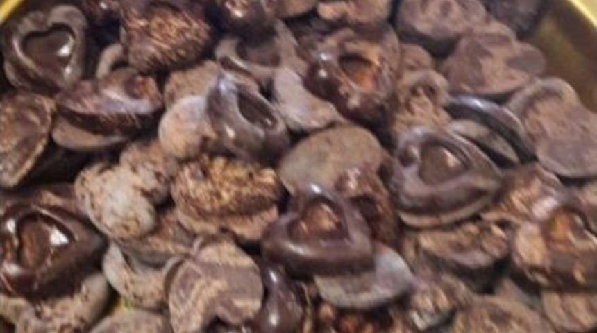 Merdiven Altı &Ccedil;ikolata Kaplı Cinsel Hap &Uuml;reten &Ccedil;eteye Darbe