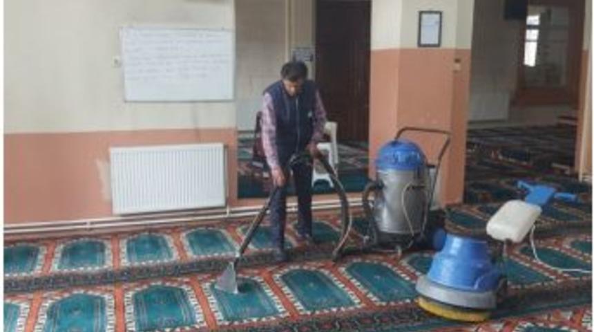 Gördes Camilerinde Ramazan Hazırlığı Başladı