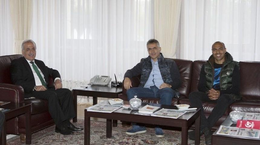 Rekt&ouml;r &Ccedil;omaklı Nobre&rsquo;den Gol İstedi