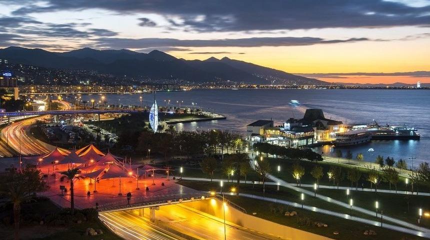 Fitch&rsquo;in Yeni Raporuyla İzmir Zirvedeki Yerini Korudu
