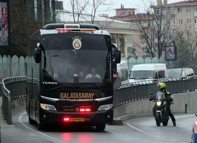 Galatasaray, Derbi İçin Yola Çıktı