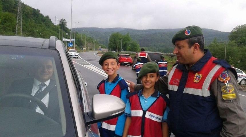 &Ouml;ğrencilerden Trafik Denetimi