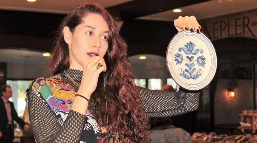 Karşıyaka&rsquo;da Antika Mezatı Heyecanı