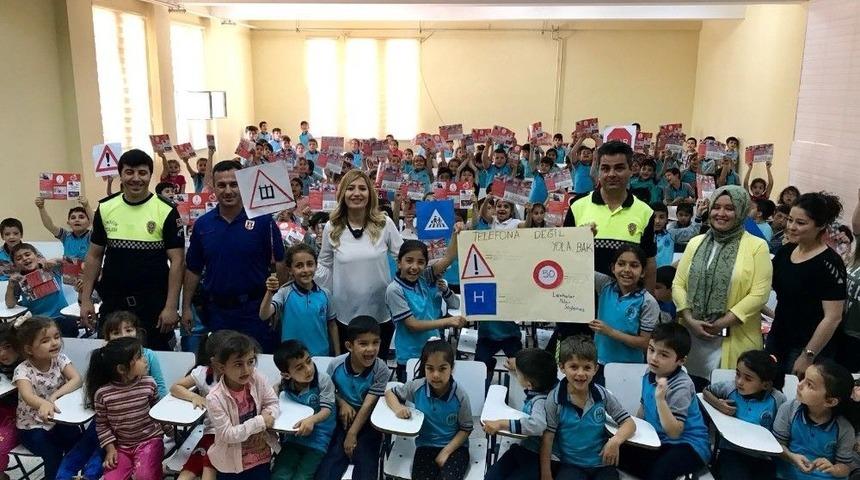 &Ouml;ğrencilere Uygulamalı Trafik Eğitimi Veriliyor