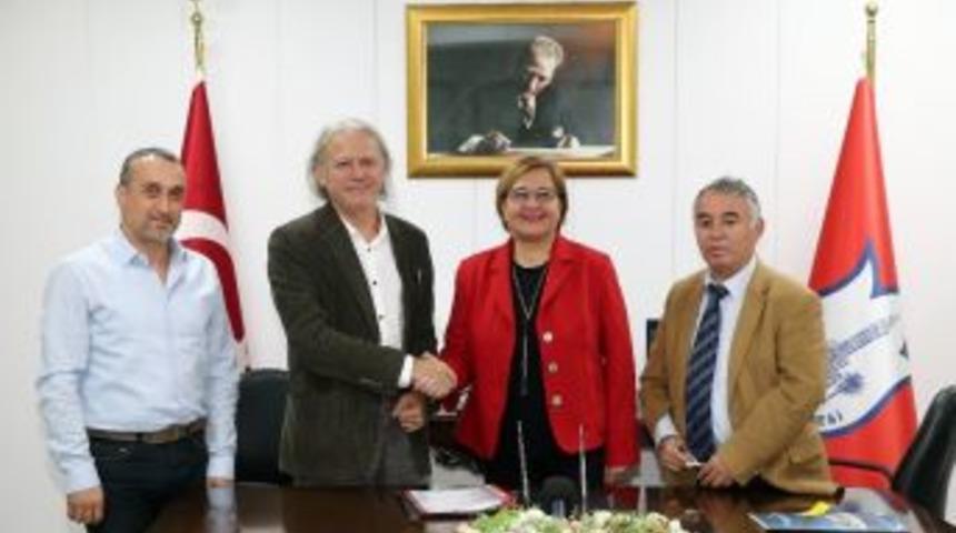 Konak&rsquo;ta Asans&ouml;rler G&uuml;venli Ellere Emanet