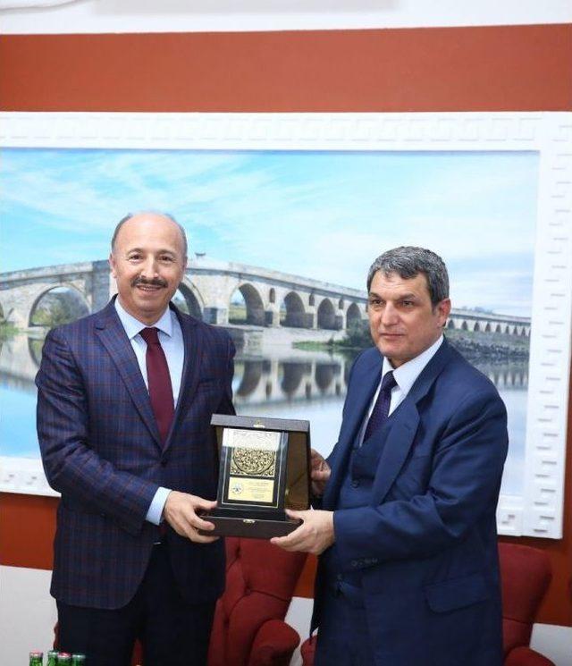 Başkan Altunay, Edirneliler Kültür Ve Kalkındırma Derneğinin Açılışına Katıldı