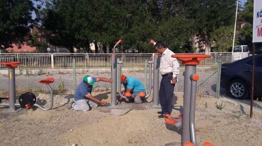 Mehmet Tanrıkut Parkı&rsquo;na &Ccedil;ocuk Oyun Grupları Ve Fitness Aletleri
