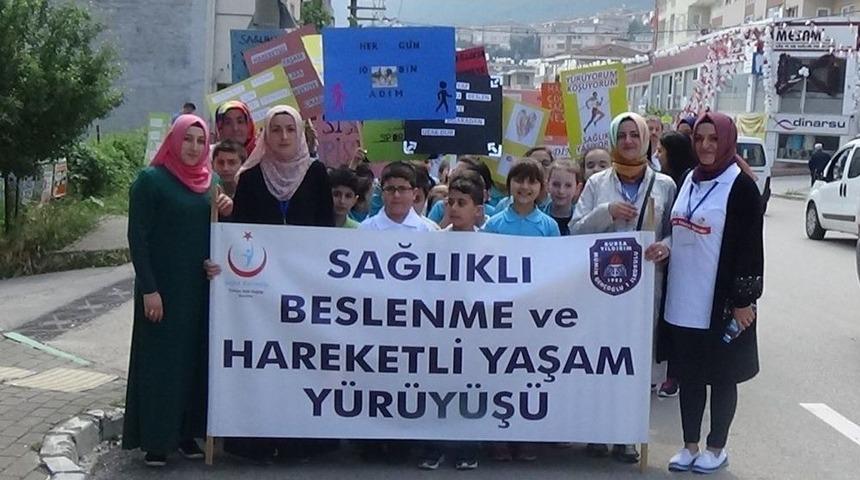 &Ouml;ğrenciler Sağlık İ&ccedil;in Y&uuml;r&uuml;d&uuml;