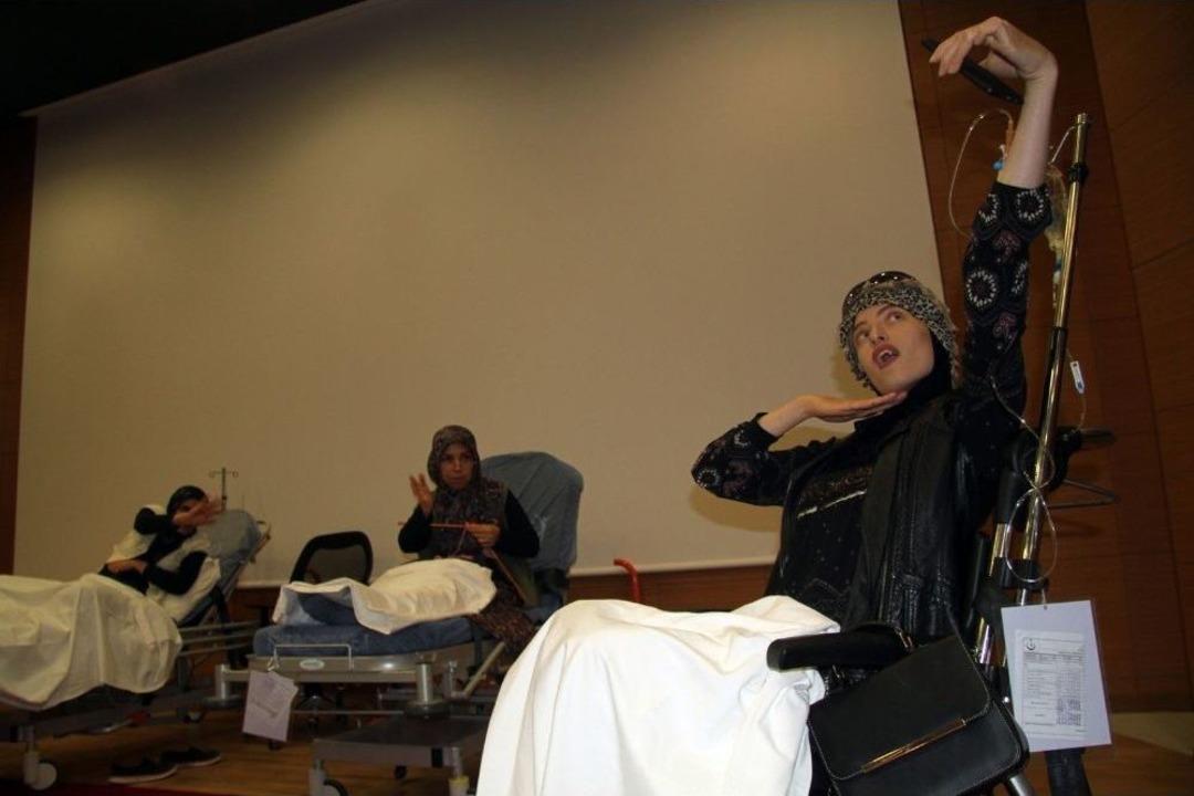 Hemşireler Hastalar İ&ccedil;in Sahne Aldı