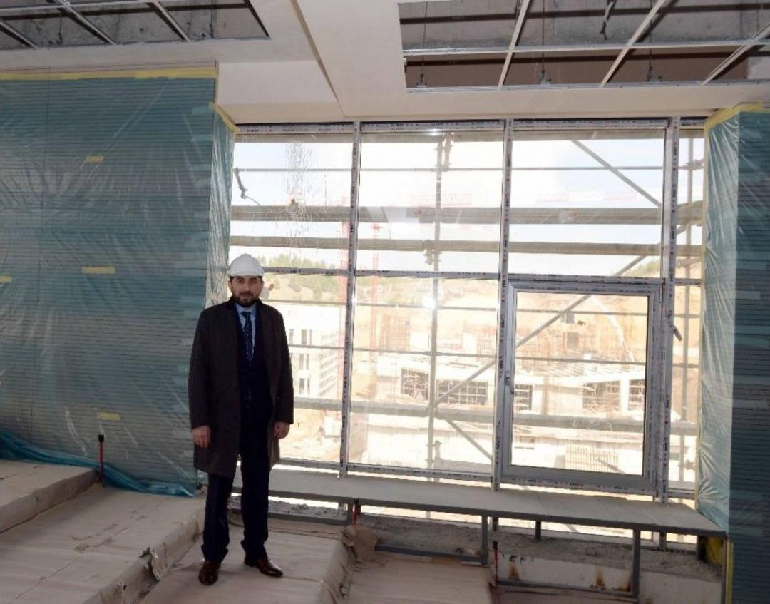 Rekt&ouml;r Alkan&rsquo;dan Değerlendirme Toplantısı