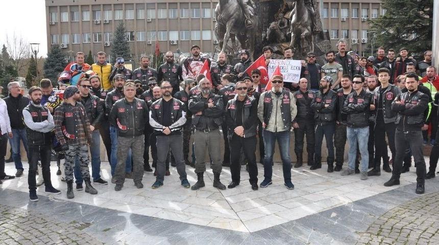 Uşaklı Motorcular Şehitler İ&ccedil;in Kortej S&uuml;r&uuml;ş&uuml; D&uuml;zenledi