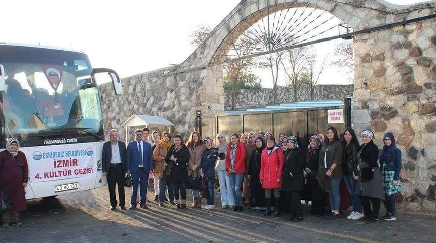 Eskigediz Belediyesi&rsquo;nden İzmir&rsquo;e K&uuml;lt&uuml;r Gezisi