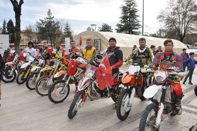 Uşaklı Motorcular Şehitler İ&ccedil;in Kortej S&uuml;r&uuml;ş&uuml; D&uuml;zenledi 1