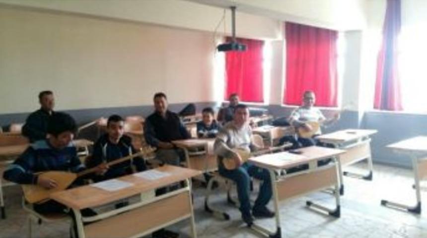 Altıntaş&rsquo;ta Bağlama Kursu