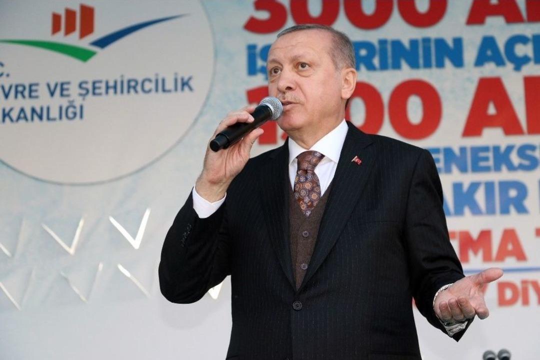 Cumhurbaşkanı Erdoğan, Sur&rsquo;da Temel Atma T&ouml;renine Katıldı