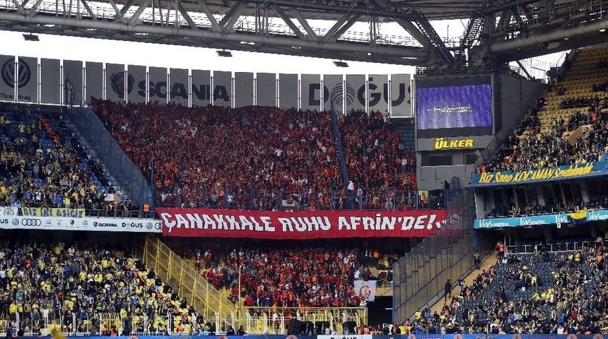 Galatasaray Taraftarından Kadık&ouml;y&rsquo;de Anlamlı Pankart