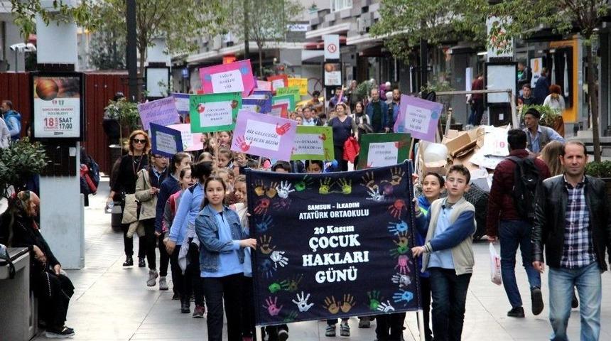 Minik &Ouml;ğrenciler, &Ccedil;ocuk Hakları İ&ccedil;in Y&uuml;r&uuml;d&uuml;