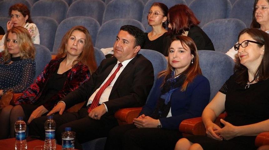 Pa&uuml;&rsquo;de Hemşirelik Haftası Kutlandı