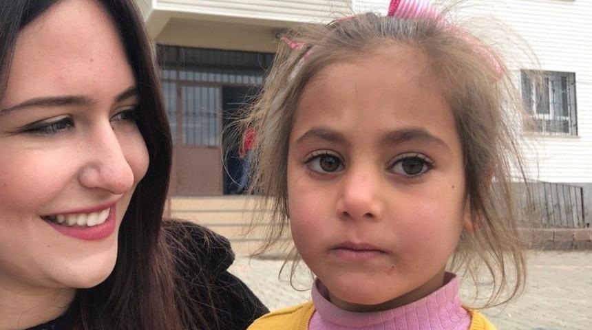 Sekizinci Renk, Bitlisli Miniklerin Y&uuml;z&uuml;n&uuml; G&uuml;ld&uuml;rd&uuml;